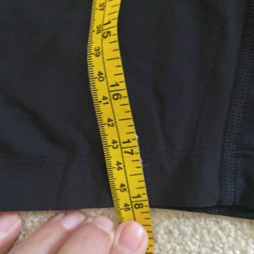 Lululemon 🍋black shorts no lining no size tag fits M 9 inseam - Picture 10 of 10